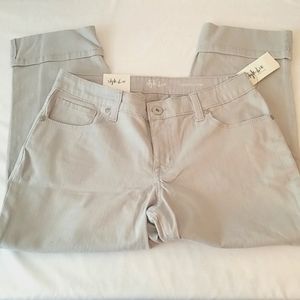 Style & Co Women's Petite Curvy Cuffed Capri Jeans Misty Harbor Size 6P